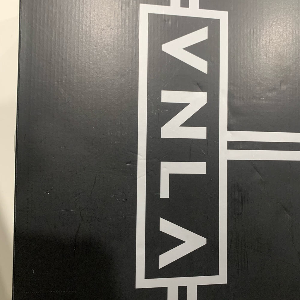 VNLA skates fame wheels. Worn once at indoor rink